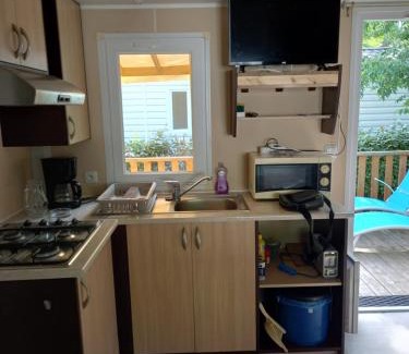 La Roque-d'Antheron House | camping domaine des iscles