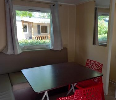 La Roque-d'Antheron House | camping domaine des iscles