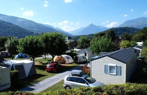 Ayzac-Ost Ski Chalet | Camping ecovillage SOLEIL DU PIBESTE * - Chalet des MARMOTTES - 2 bedrooms = sheets + towels + cleaning for 4 people