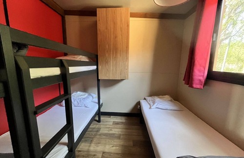 Brissac House | Camping - eehdif - Studio Apartment, Sleeps 5