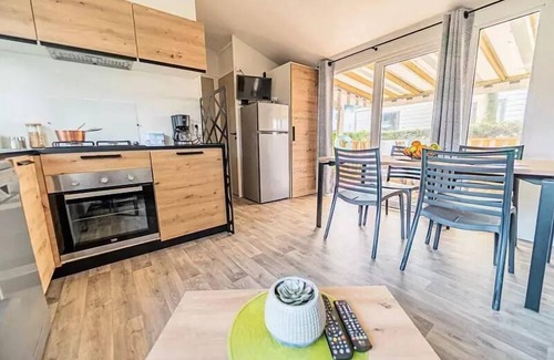 Brem Sur Mer House | Camping L'Océan* - Mobile Home Quattro 5 Rooms 8 People