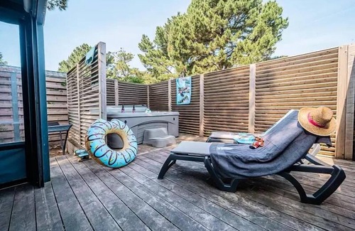 Brem Sur Mer House | Camping L'Océan * - Mobile Home Quattro Premium 5 Rooms 8 People Jacuzzi + Air Conditioning + TV