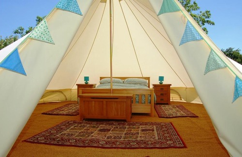 La Foret-de-Tesse Hotel | Camping La Forêt de Tessé