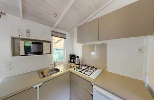 Vic-sur-Cere House | Camping - Piscine - ccbbdah