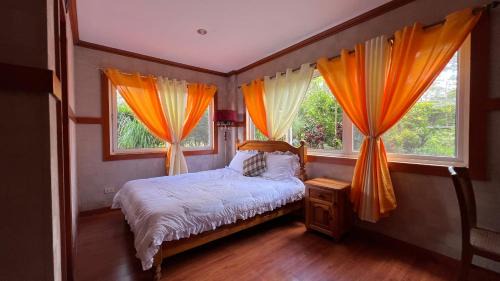 Baguio Resort | Campjohnhay Forest Home A1F
