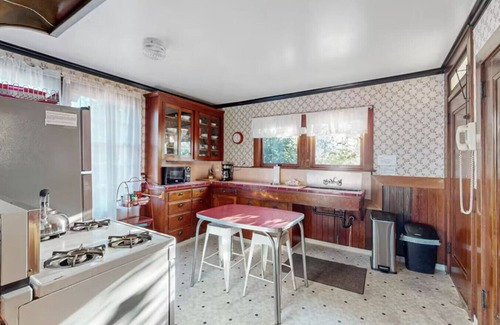 Downtown Apartment | Campton House of Eureka