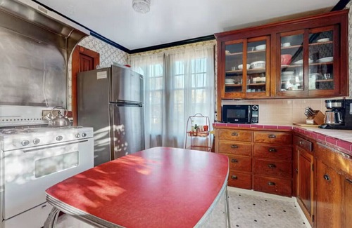 Downtown Apartment | Campton House of Eureka