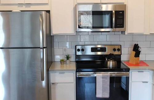 Ames Apartment | Campustown Lux Apartment near ISU!