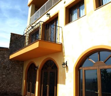 Rossell House | Can Joan