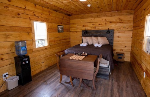 Paw Paw Ski Chalet | Canal Cabins