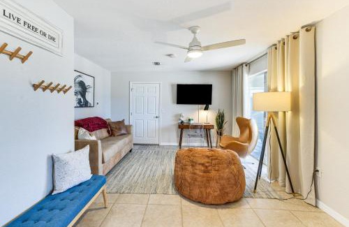 Edgewater House | Canal-Front Vacation Rental with Gulf Access!