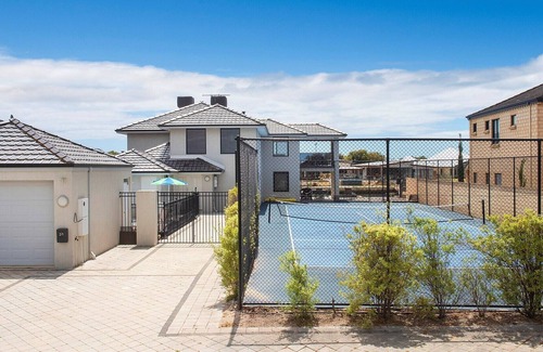 Geographe Apartment | Canal Life Villa B-Shared pool, Tennis court, Jetty