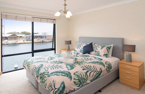 Geographe Apartment | Canal Life Villa B-Shared pool, Tennis court, Jetty