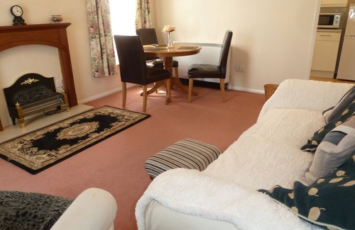 Coventry Apartment | CANAL-SIDE APARTMENT, COVENTRY CITY CENTRE. overlooking the water.