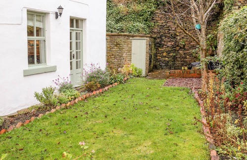 Kildwick Cottage | Canalside Cottage