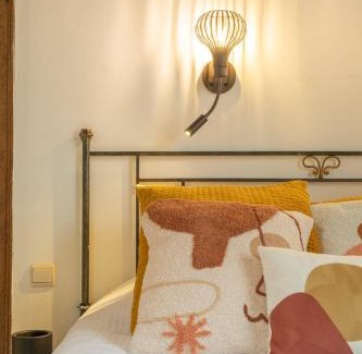 Historical Center Bruges Hotel | Canalview Hotel Ter Reien