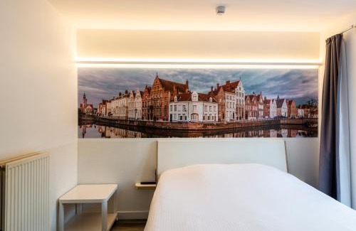 Historical Center Bruges Hotel | Canalview Hotel Ter Reien