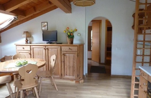 Alba Apartment | CANAZEI, A SOLI 1500 METRI DAL CENTRO E 900 DAGLI IMPIANTI ACCOGLIENTE MANSARDA