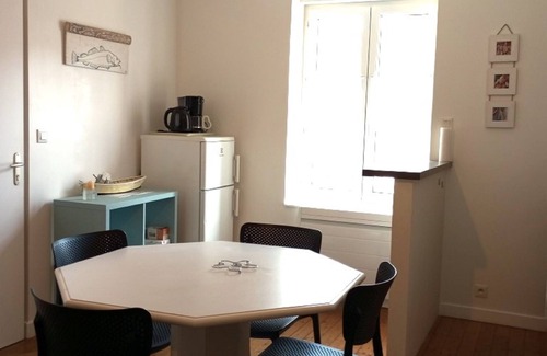 Cancale Apartment | CANCALE port appt 4 pers. in house, electric water heating included - wifi