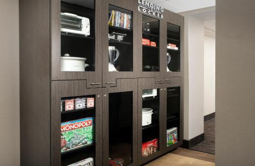 Alexandria West Hotel | Candlewood Suites Alexandria West by IHG
