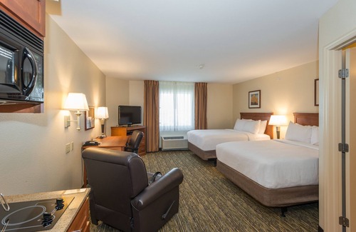 Central Business District Hotel | Candlewood Suites Downtown by IHG