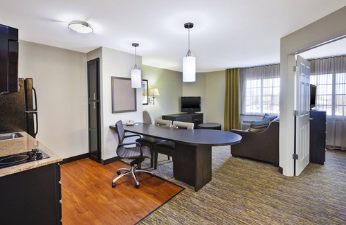Wayne Hotel | Candlewood Suites Indianapolis Airport by IHG