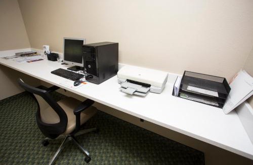 Nederland Hotel | Candlewood Suites Port Arthur/Nederland by IHG