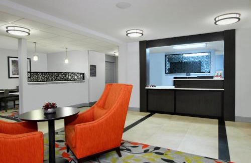 Rogers Hotel | Candlewood Suites Rogers-Bentonville by IHG