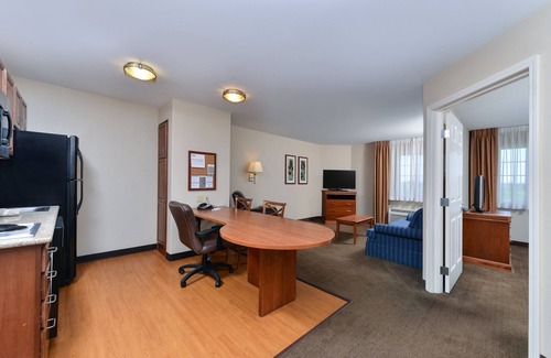 Roswell Hotel | Candlewood Suites Roswell New Mexico by IHG