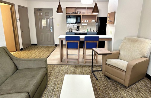 Eden Hotel | Candlewood Suites Savannah Airport by IHG