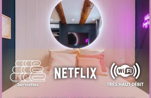 Les Grands Carmes Apartment | Candy Room