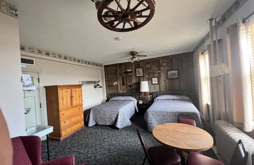 Downtown Dubuque Hotel | Canfield Hotel