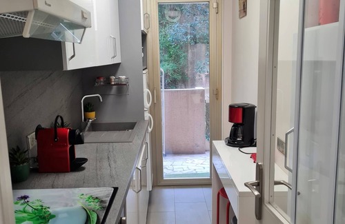 Riou - Petit Juas - Av de Grasse Apartment | Cannes beautiful apartment,4P, A/C, wifi, free parking