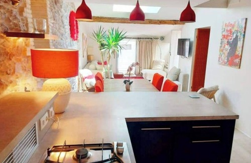 Riou - Petit Juas - Av de Grasse House | Cannes Centre with Terrace - 200 m from the sea