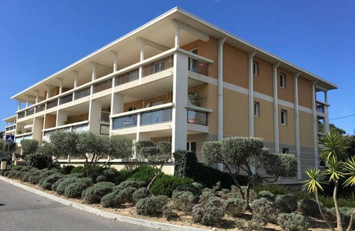 La Croix des Gardes Apartment | Cannes La Croix Des Gardes les Hibiscus F2 (50m *) Terrace (20m *) Garage Swimming pool