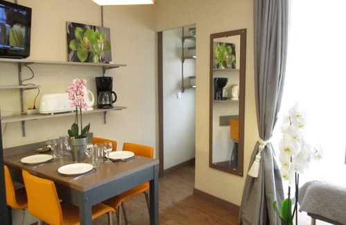 Cannes Old Town Apartment | CANNES SUQUET FILM FESTIVALS PALAIS, CROISETTE , BEACHES AT 50M + TERRACE & POOL