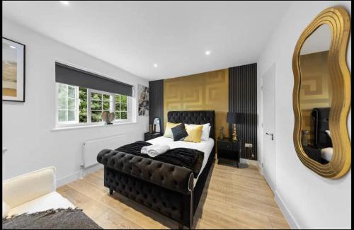Canterbury House | Canterbury Castle Lodge - 8 Bedroom Retreat