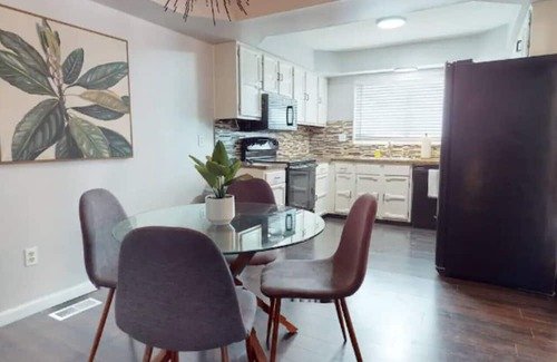 Canton House | Canton 4BR Stay | Sleeps 8 | Family-Friendly