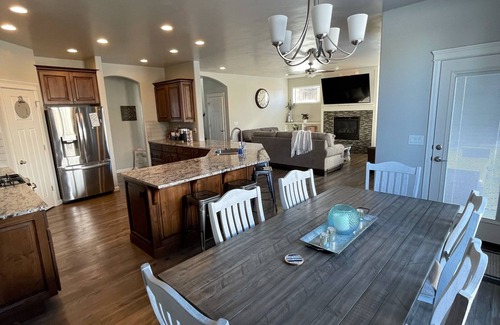 Twin Falls House | Canyon Trail