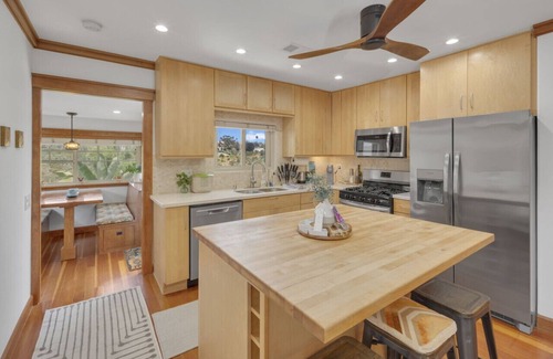 University Heights Apartment | Canyonview UPPER LEVEL