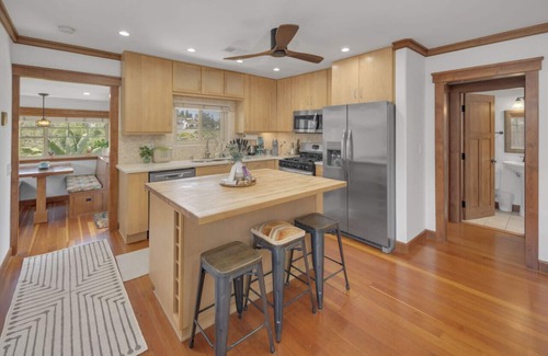 University Heights Apartment | Canyonview UPPER LEVEL