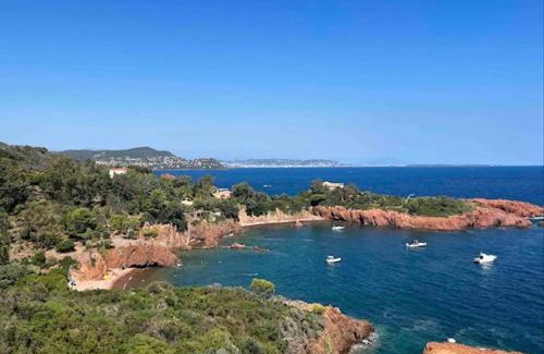 Agay Apartment | Cap Esterel MAGNIFIQUE VUE MER 5 pers CLIMATISÉ