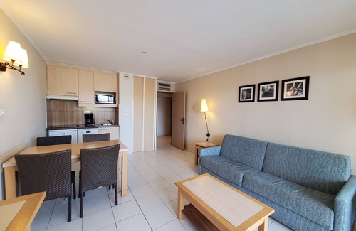Frejus Port Apartment | CAP HERMES T2 air-conditioned, WIFI, 40m2 with balcony view Port 4 People Parking in the basement