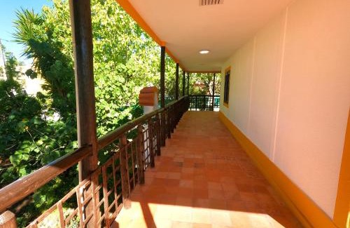 Almada Villa | Caparica, V4 House with garden in Lazarim, Caparica