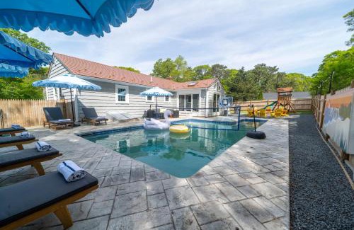 Northwest Harwich House | Cape Cod heated Pool, Putting Green, Speak Easy, Game room,