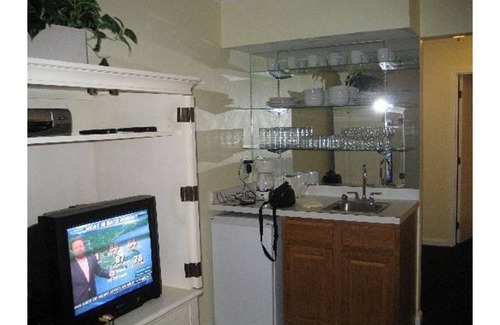 South Yarmouth Resort | Cape Cod, MA Studio Available in July