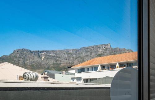 Cape Town City Centre Apartment | Cape Comfort - Central and Modern