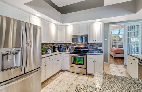 Caloosahatchee House | Cape Coral- Fantastic 5 Bed/3 Bathroom- Sleeps 12 Heated Pool/Spa Dock on Canal