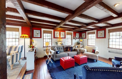 Hyannis House | Cape Cottage