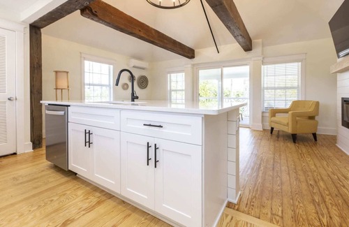 Northeast Virginia Beach Apartment | Cape Henry Full Suite Inn at Old Beach